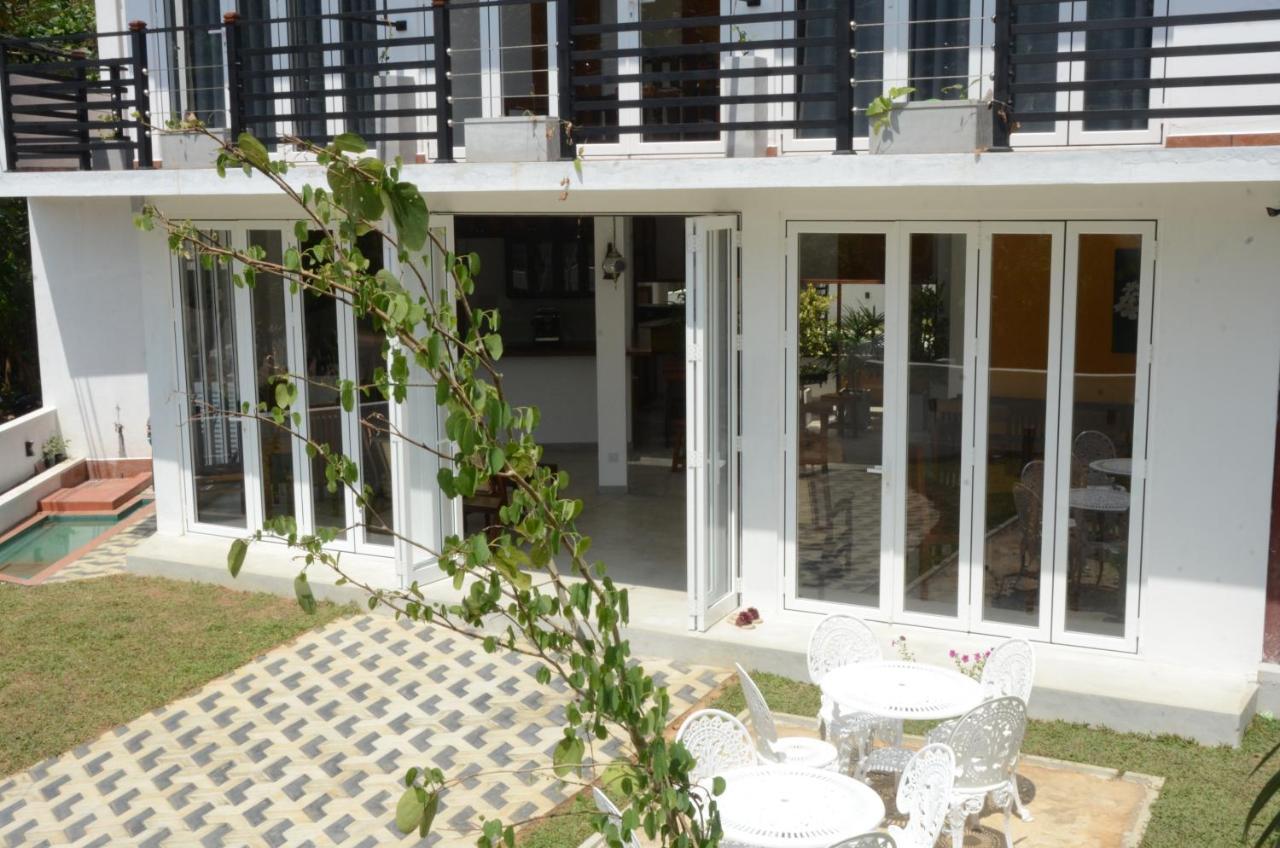 House On The Bend Hotel Dickwella Exterior photo
