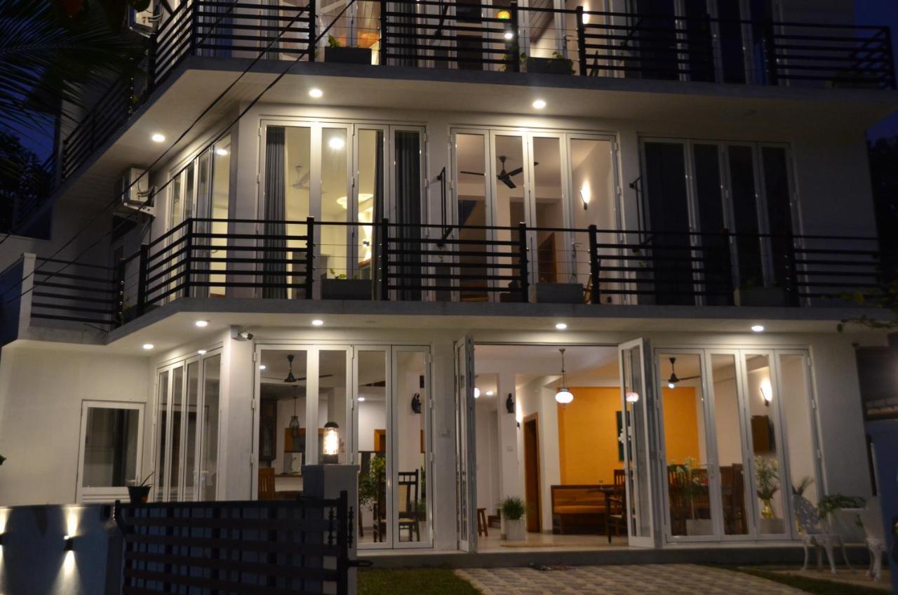 House On The Bend Hotel Dickwella Exterior photo